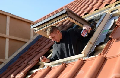 Pose de fenêtres de toit Velux à Romazy